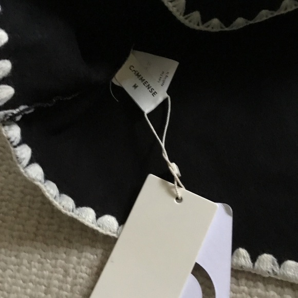 Commense Black and White Trim Sweatshirt - Picture 13 of 14